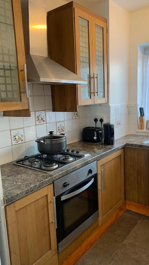 Two Bed Holiday Apartment Londyn Zewnętrze zdjęcie